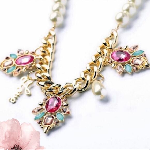 Designer Quality Crystal and Sim Pearl Necklace - Picture 7 of 8